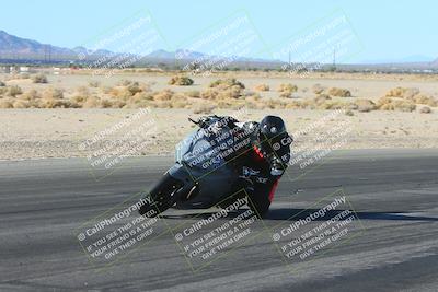 media/Jan-10-2025-CVMA Friday Practice (Fri) [[489e0da257]]/Group 4 and Trackday/Session 2 (Turn 4 Inside)/